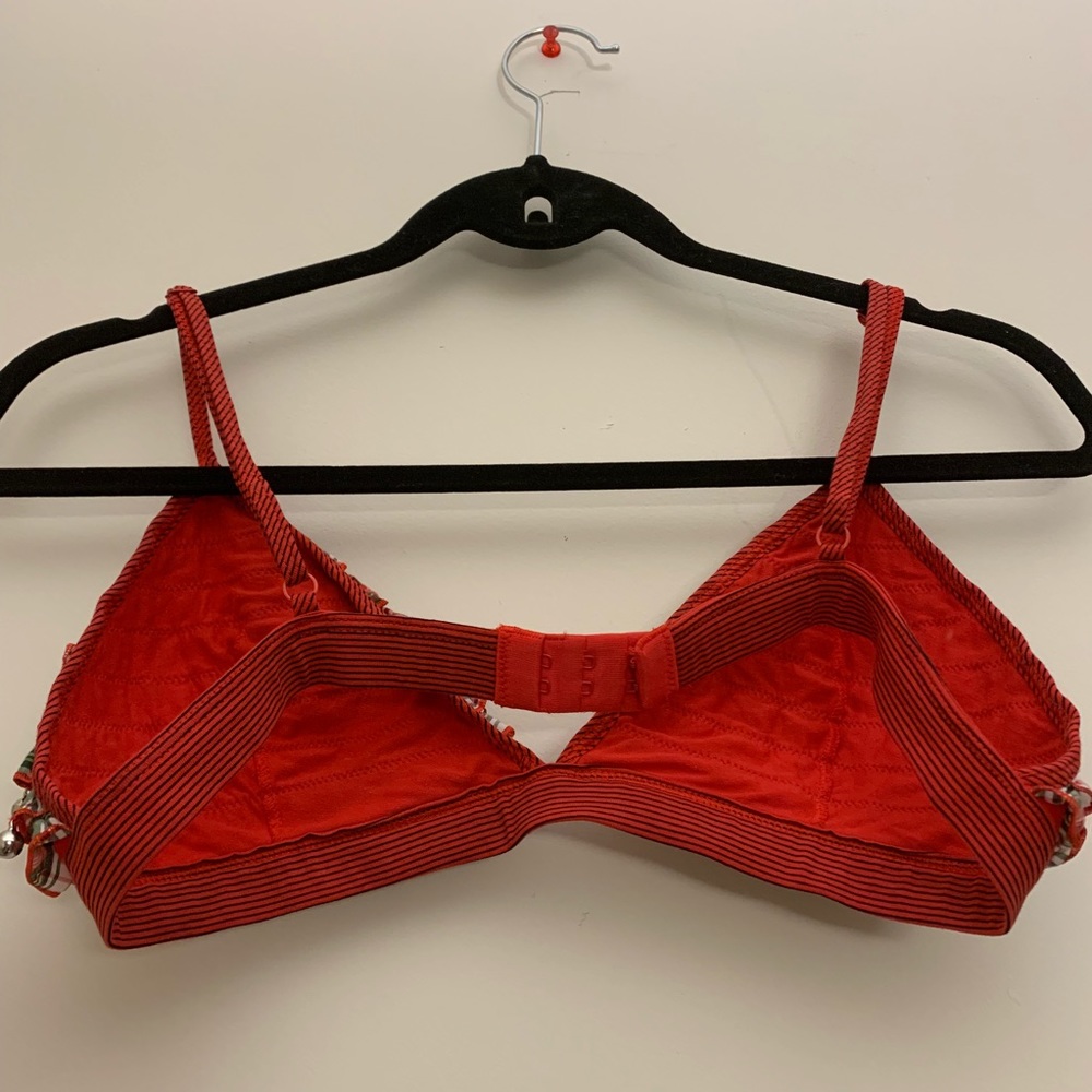 Victoria Secret Holiday Ruffle Bell Bra - Picture 4 of 4